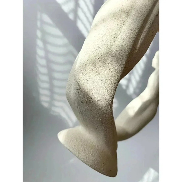 Vintage Midcentury Modern Haeger White Textured Cirlce of Love Eternity Figure - Picture 10 of 10